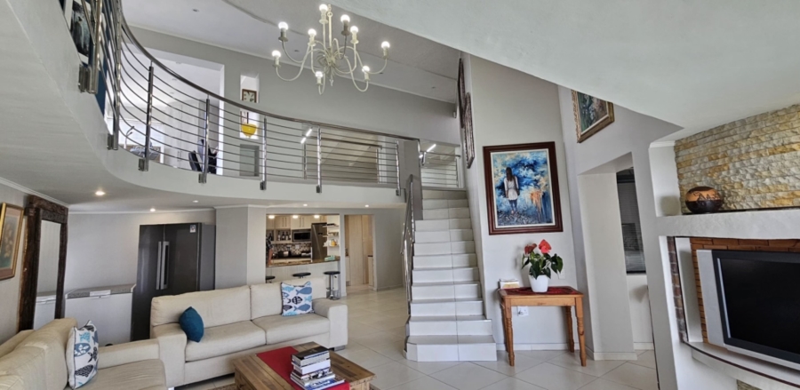 4 Bedroom Property for Sale in Perlemoenbaai Western Cape